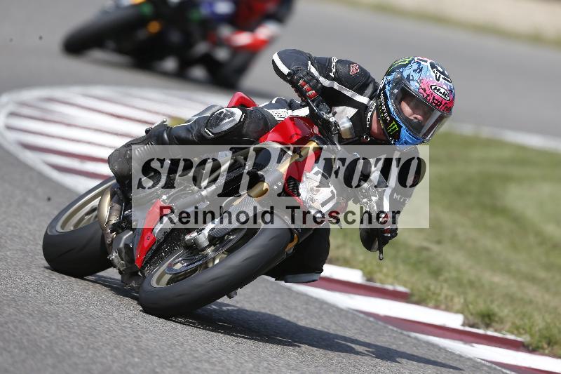 /Archiv-2025/49 26.08.2025 Cornu Master School ADR/blau-bleu/51